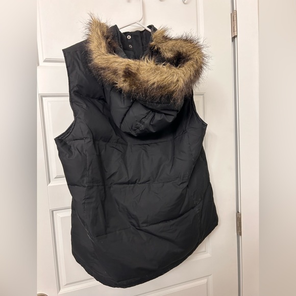 Woman’s Wind River Vest - Picture 2 of 3